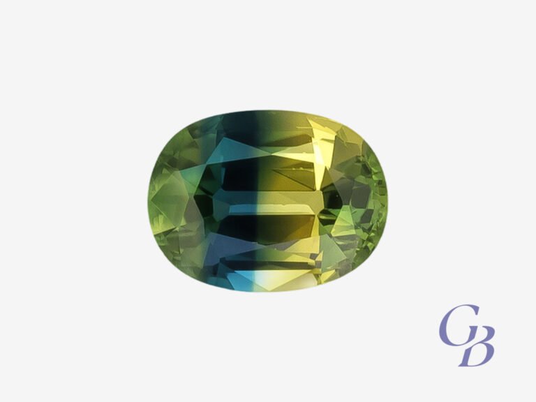 Bi-color sapphire in oval shape, Madagascar